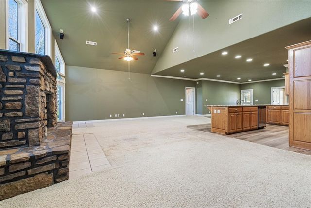 141 Hawn Avenue, Huntsville, AR 72740