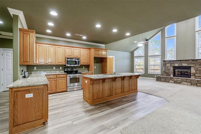 141 Hawn Avenue, Huntsville, AR 72740