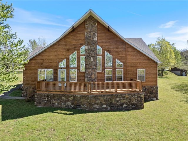 141 Hawn Avenue, Huntsville, AR 72740