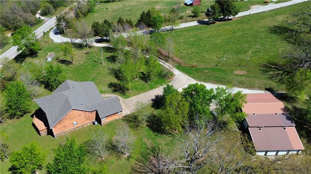 141 Hawn Avenue, Huntsville, AR 72740