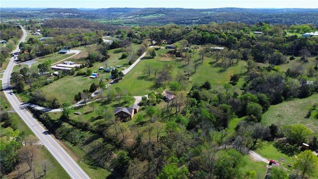 141 Hawn Avenue, Huntsville, AR 72740