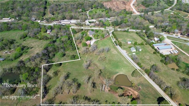 141 Hawn Avenue, Huntsville, AR 72740