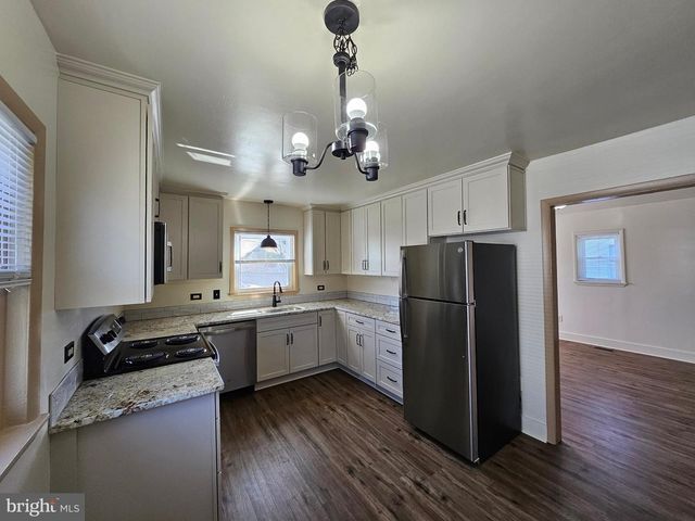 729 FAULKNER AVE, Martinsburg, WV 25401