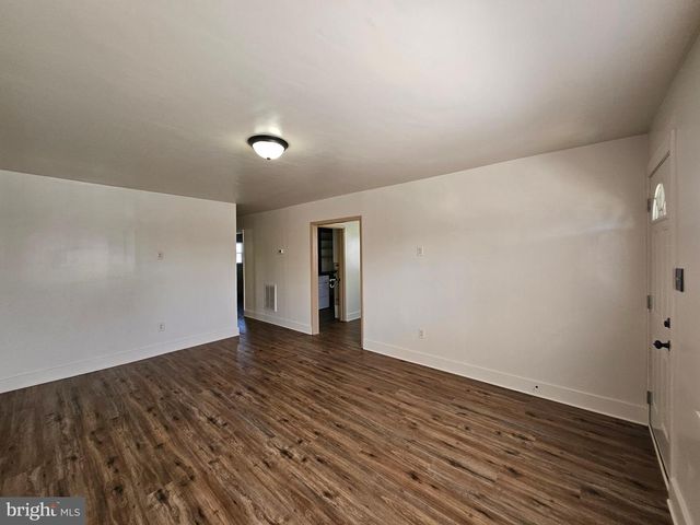 729 FAULKNER AVE, Martinsburg, WV 25401