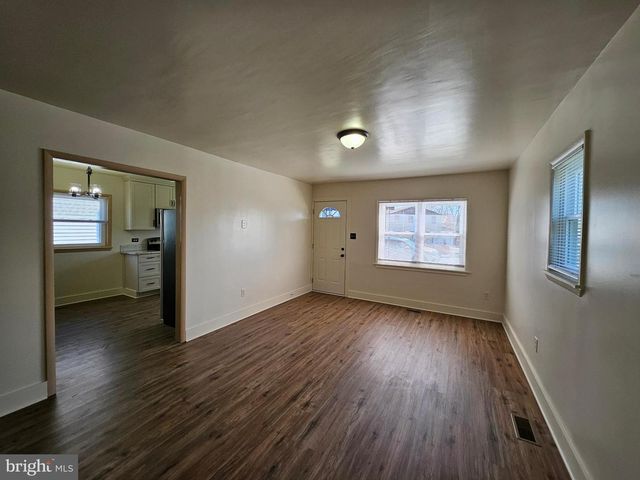 729 FAULKNER AVE, Martinsburg, WV 25401