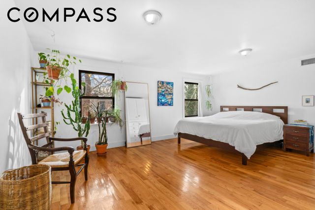 962 Gates Avenue, New York City, NY 11221