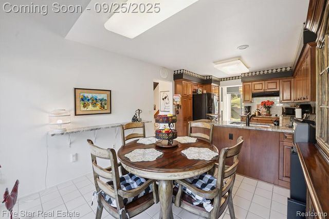 5611 Hillcrest Circle 50, West Bloomfield, MI 48322