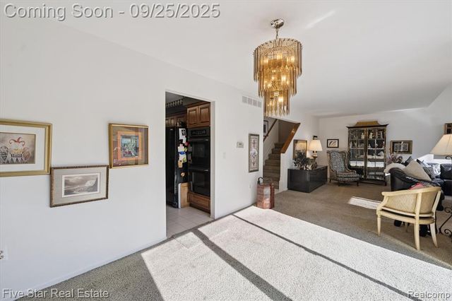 5611 Hillcrest Circle 50, West Bloomfield, MI 48322