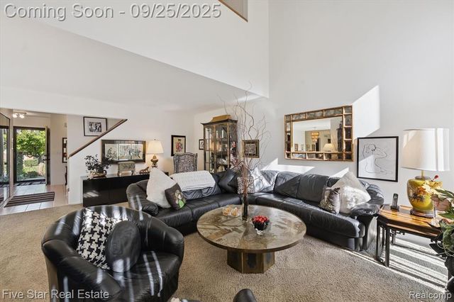 5611 Hillcrest Circle 50, West Bloomfield, MI 48322