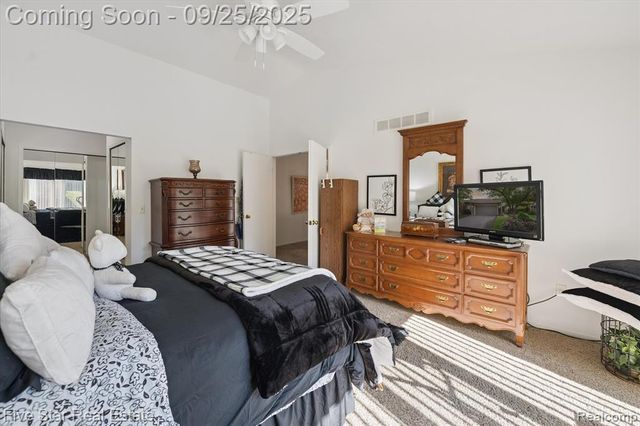 5611 Hillcrest Circle 50, West Bloomfield, MI 48322