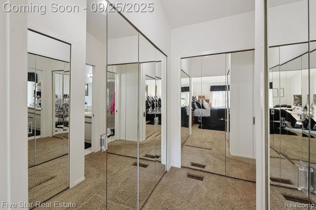 5611 Hillcrest Circle 50, West Bloomfield, MI 48322