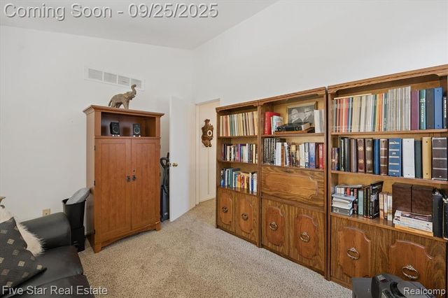 5611 Hillcrest Circle 50, West Bloomfield, MI 48322