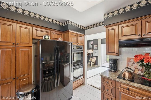 5611 Hillcrest Circle 50, West Bloomfield, MI 48322