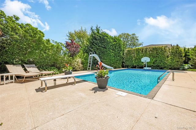 9 W Orlando Street, Massapequa, NY 11758