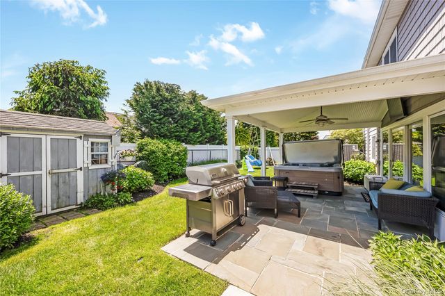 9 W Orlando Street, Massapequa, NY 11758
