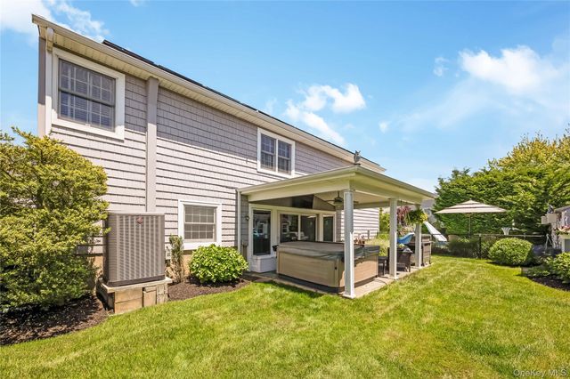 9 W Orlando Street, Massapequa, NY 11758