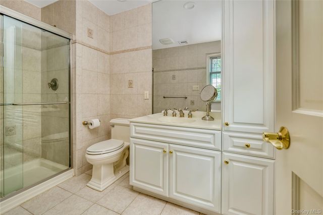 9 W Orlando Street, Massapequa, NY 11758