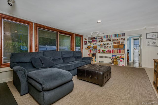 9 W Orlando Street, Massapequa, NY 11758