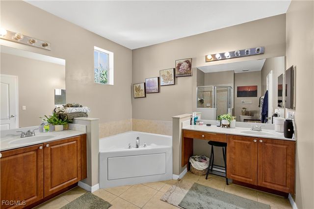 2524 Keystone Lake DR, Cape Coral, FL 33909