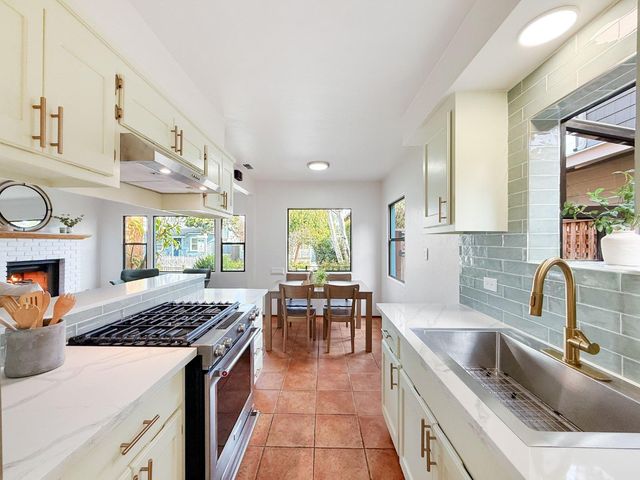 625 Gilroy Drive, Capitola, CA 95010
