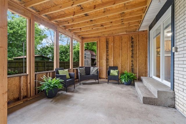 505 3rd Avenue, Gravette, AR 72736