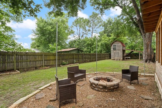 505 3rd Avenue, Gravette, AR 72736
