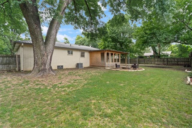 505 3rd Avenue, Gravette, AR 72736