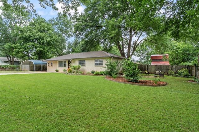 505 3rd Avenue, Gravette, AR 72736