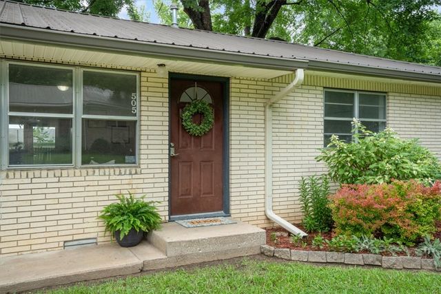 505 3rd Avenue, Gravette, AR 72736