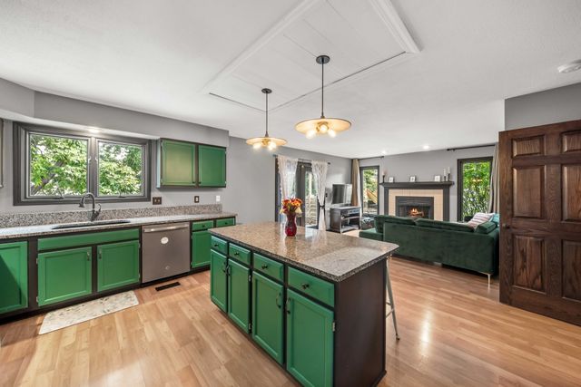 4815 Wistful Vista Drive, West Des Moines, IA 50265