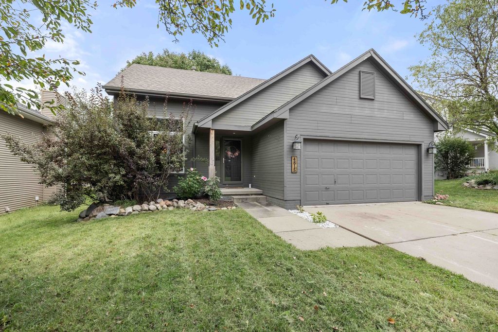 4815 Wistful Vista Drive, West Des Moines, IA 50265