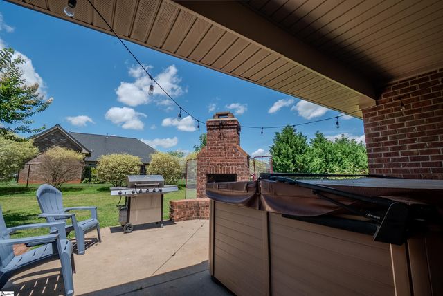 303 E Story Bush Lane, Inman, SC 29349