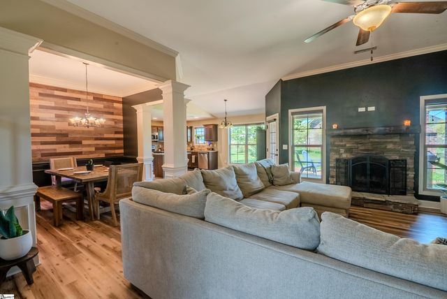 303 E Story Bush Lane, Inman, SC 29349