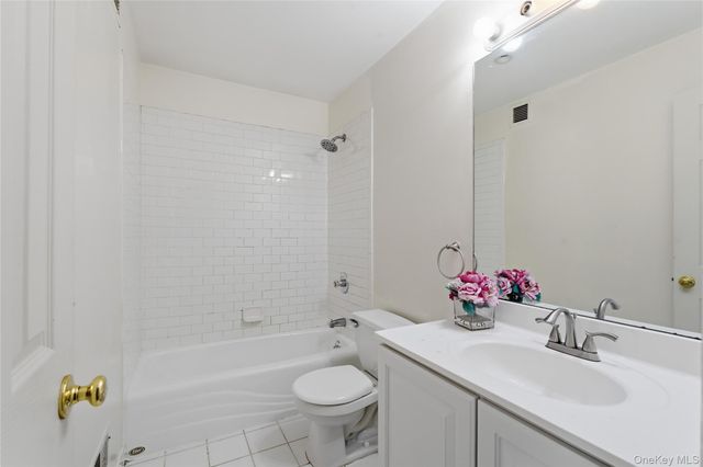 83 Kings Highway 7, New Rochelle, NY 10801