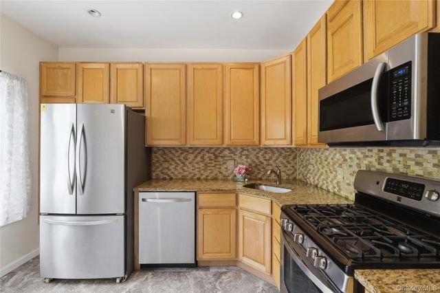 83 Kings Highway 7, New Rochelle, NY 10801