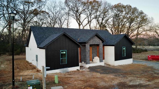 16 Avondale Road, Cabot, AR 72023