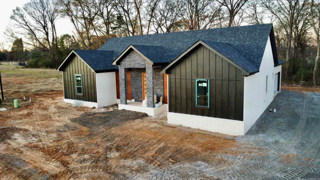 16 Avondale Road, Cabot, AR 72023