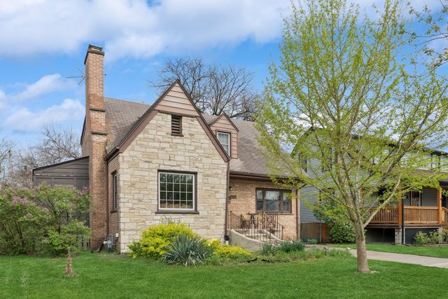 9317 S Spaulding Avenue, Evergreen Park, IL 60805