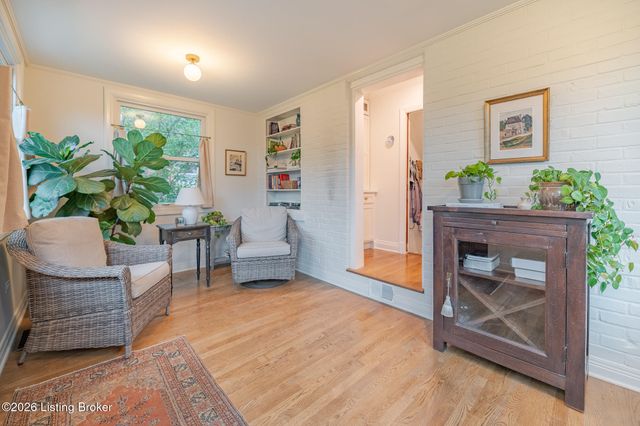 5613 W Southland Blvd, Louisville, KY 40214
