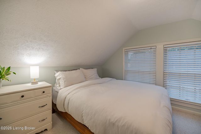 5613 W Southland Blvd, Louisville, KY 40214