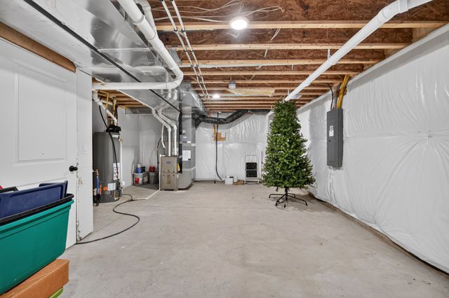 1913 NE Cypress Circle, Grimes, IA 50111