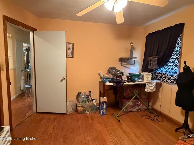 4717 Idle Hour Dr, Louisville, KY 40216