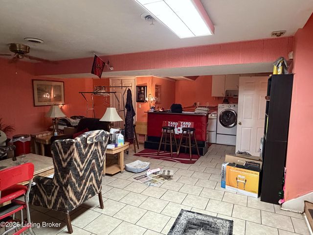 4717 Idle Hour Dr, Louisville, KY 40216