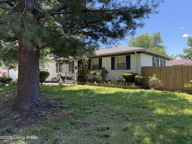 4717 Idle Hour Dr, Louisville, KY 40216