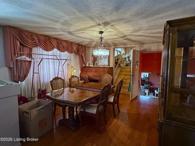 4717 Idle Hour Dr, Louisville, KY 40216