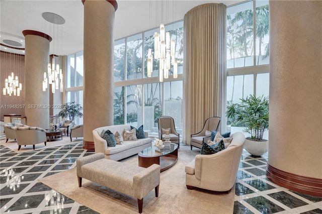 21050 Point Place 3104, Aventura, FL 33180