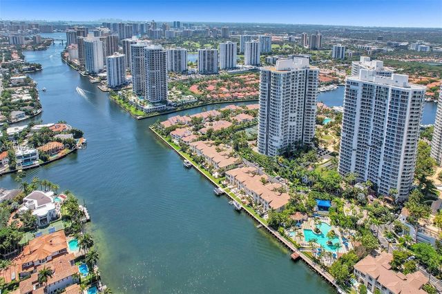 21050 Point Place 3104, Aventura, FL 33180