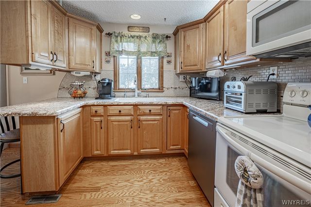 604 Wurlitzer Drive, North Tonawanda, NY 14120