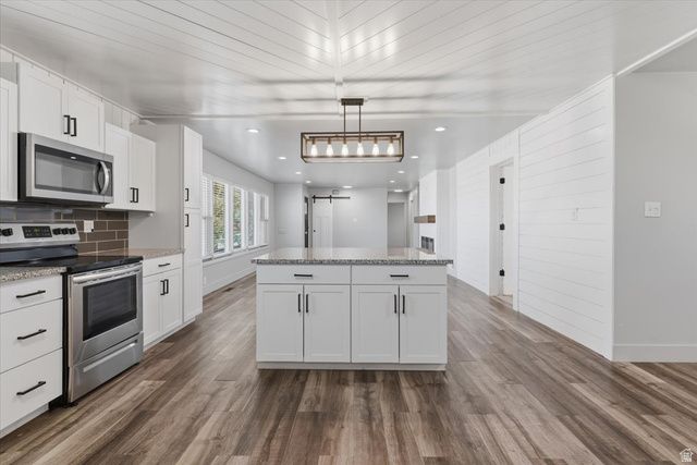 5564 S 2425 W, Roy, UT 84067