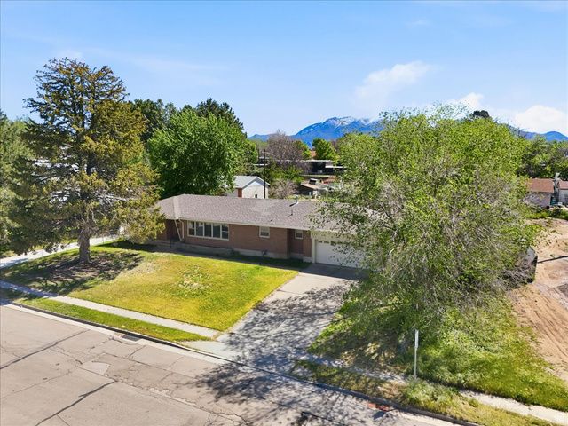 5564 S 2425 W, Roy, UT 84067